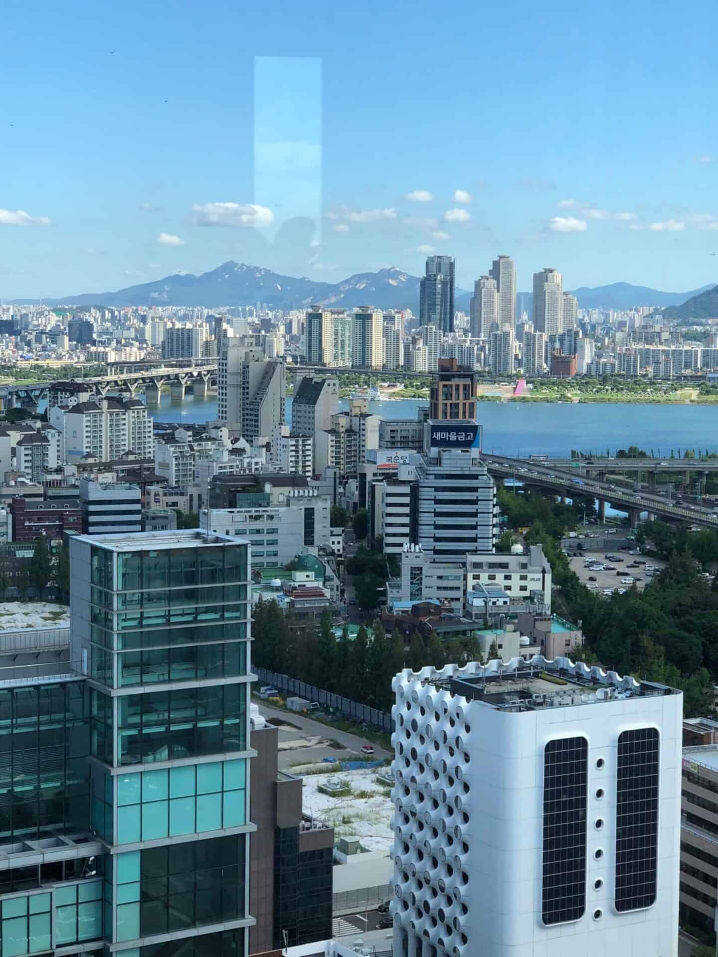 プールから眺めることのできるハンガン