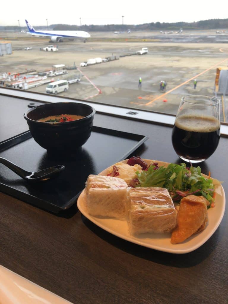 ANAラウンジでの食事