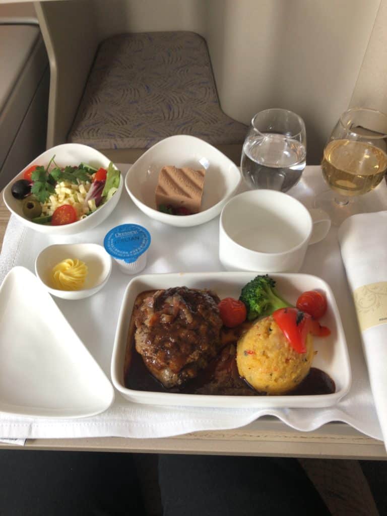 ビジネスクラスの機内食、洋食