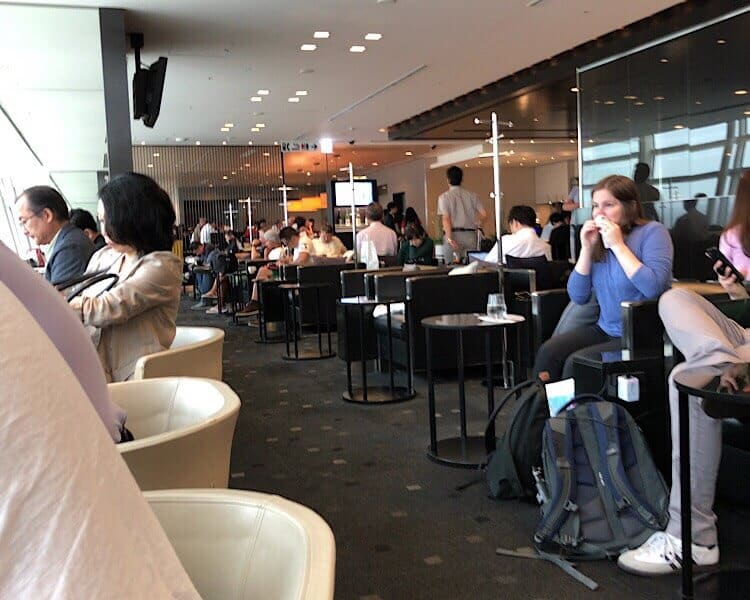 ANAラウンジ風景