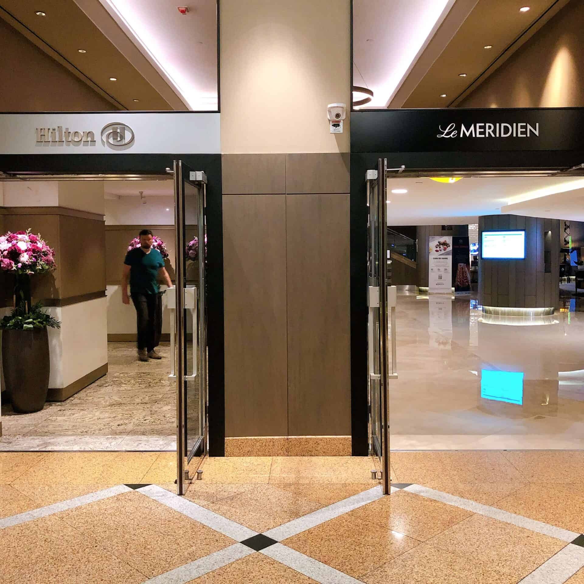 ヒルトンKL入り口