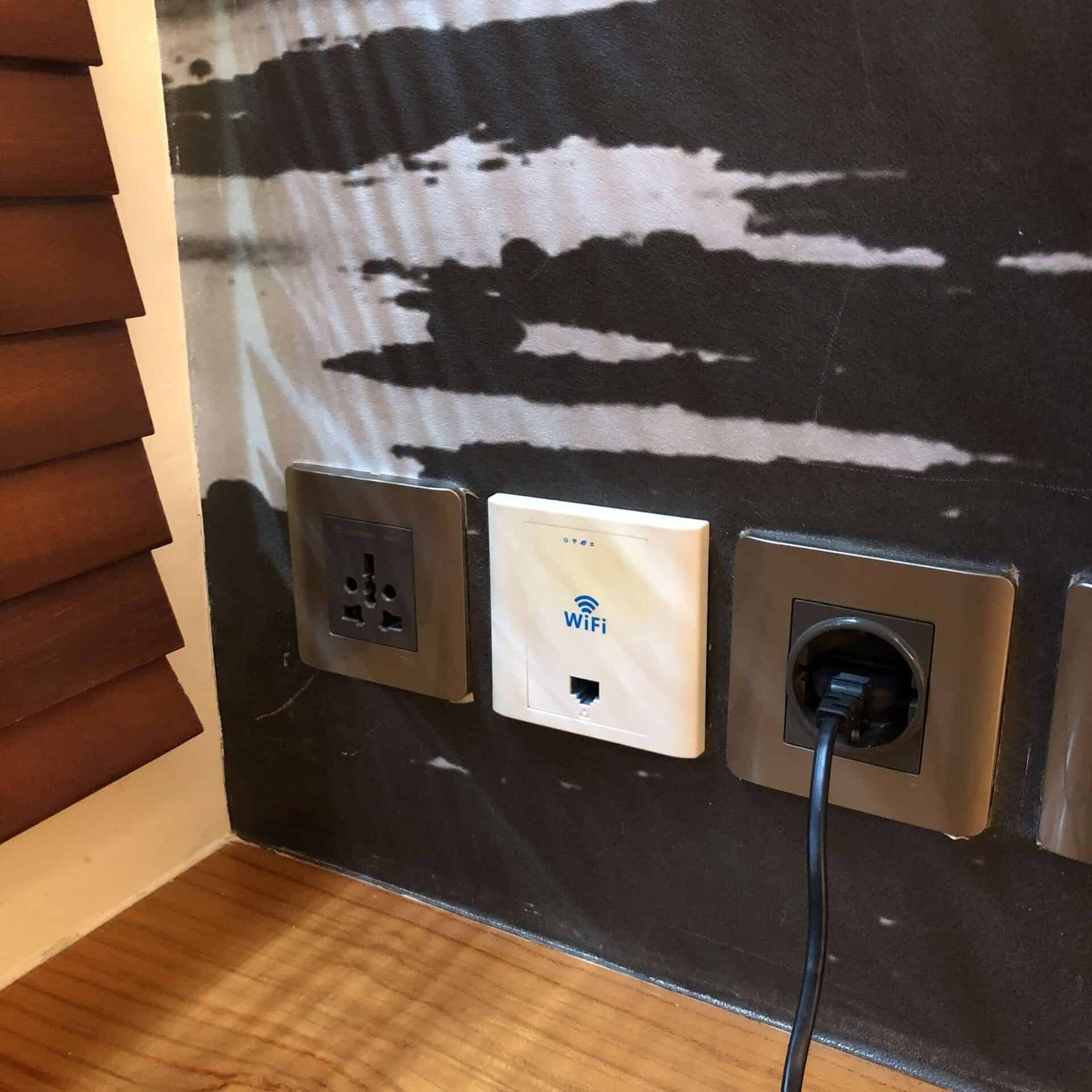 日本のプラグ対応のコンセント