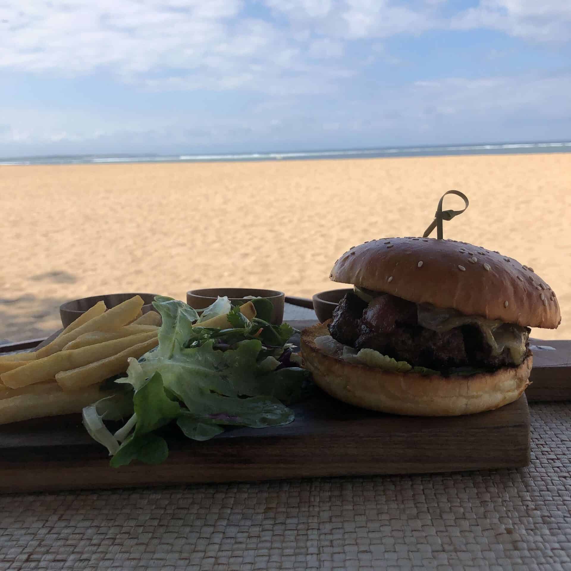 ハンバーガーと海