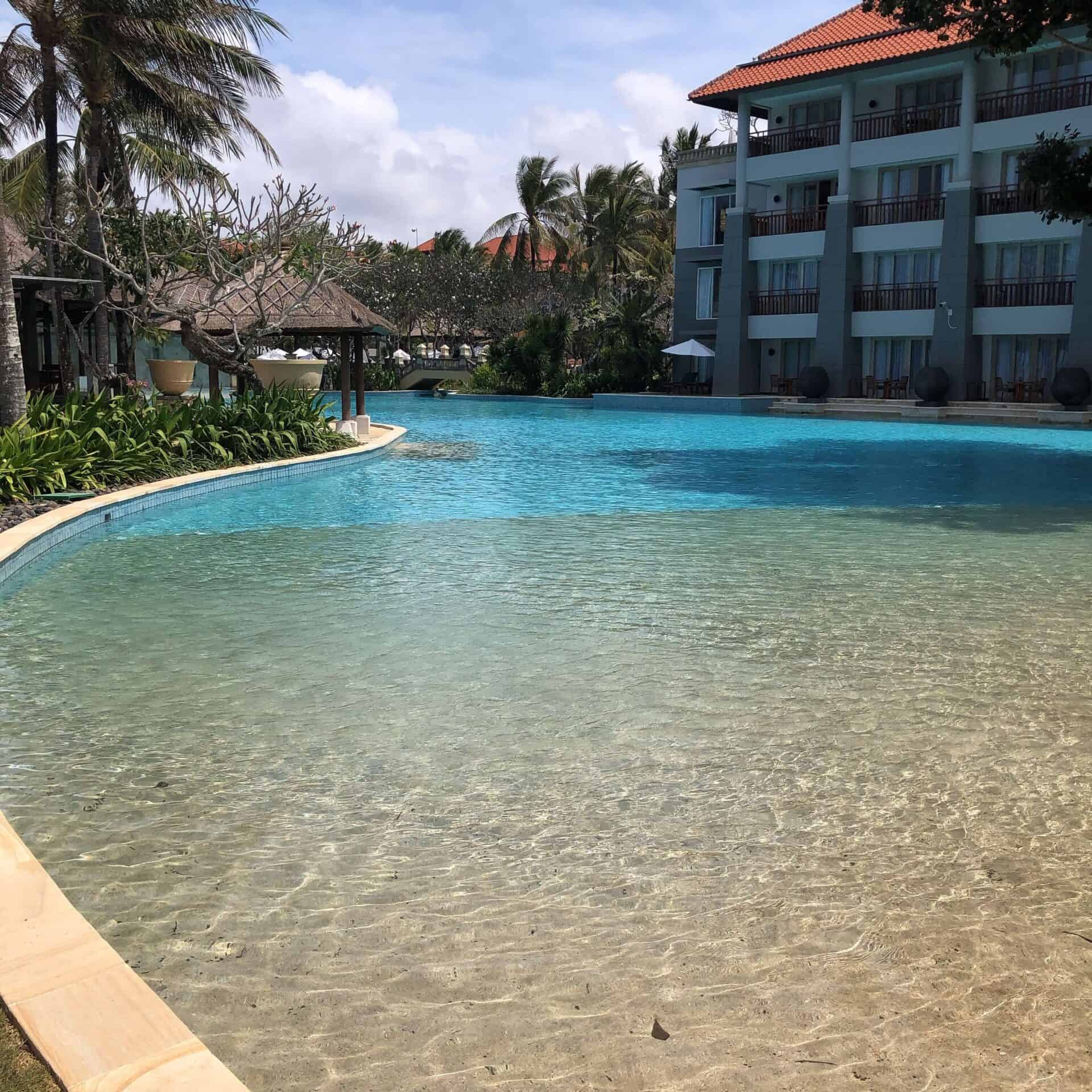 浅めの作りをしたプール