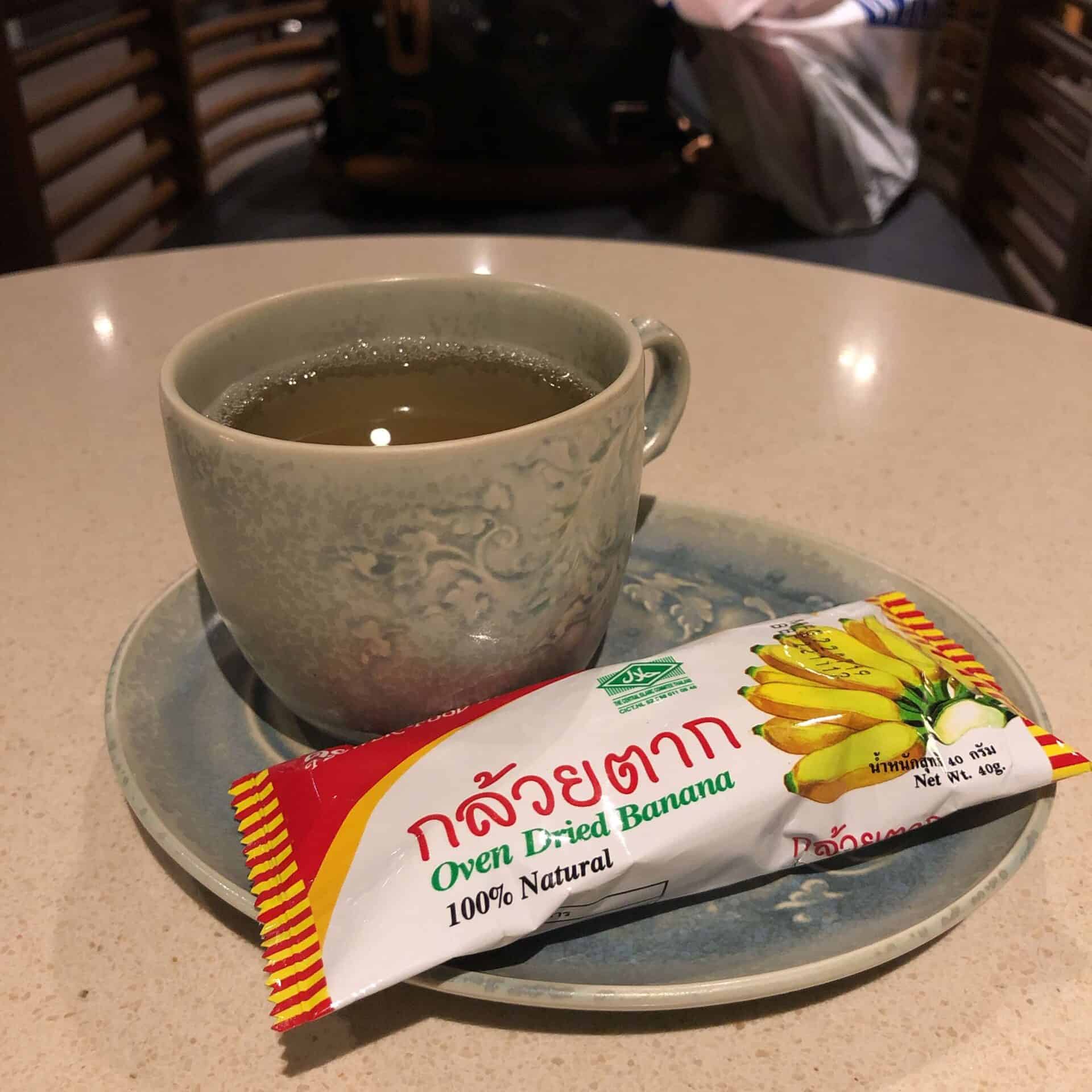 ジンジャーティーとお菓子