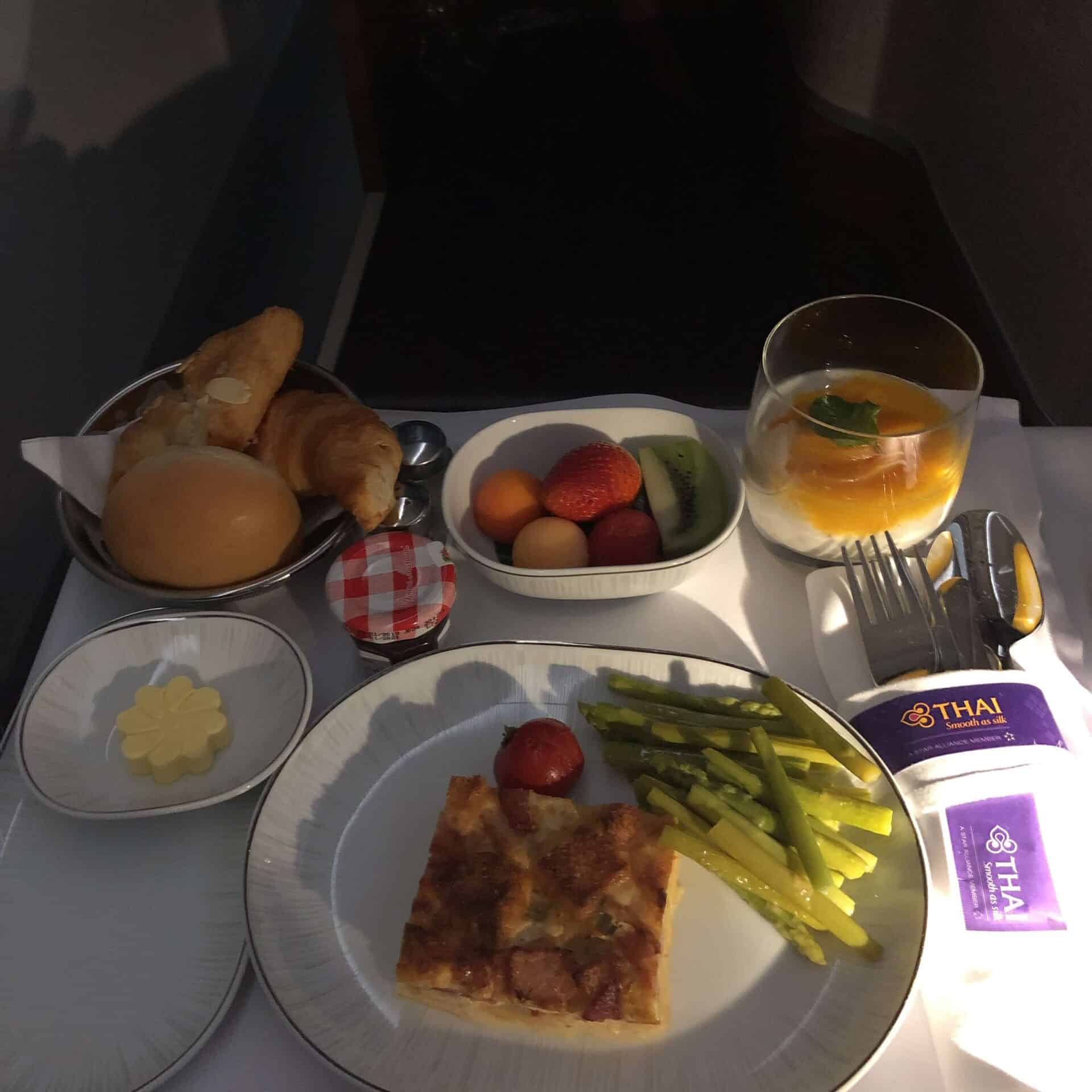 ビジネスクラス朝食