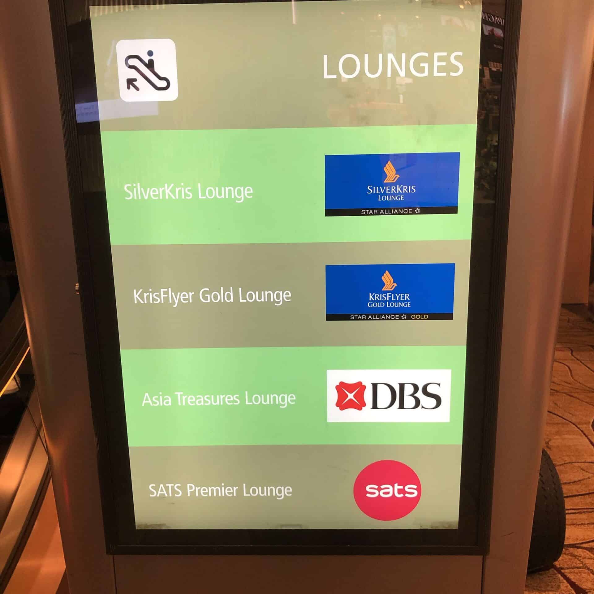 ラウンジの案内板