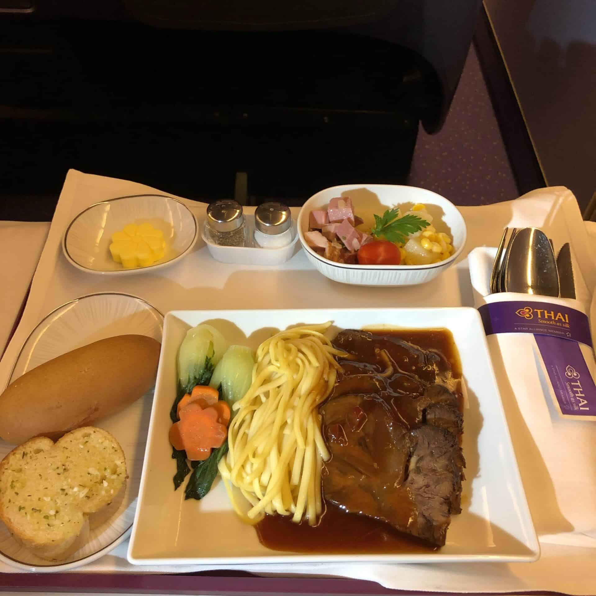 ビジネスクラス昼間便の機内食