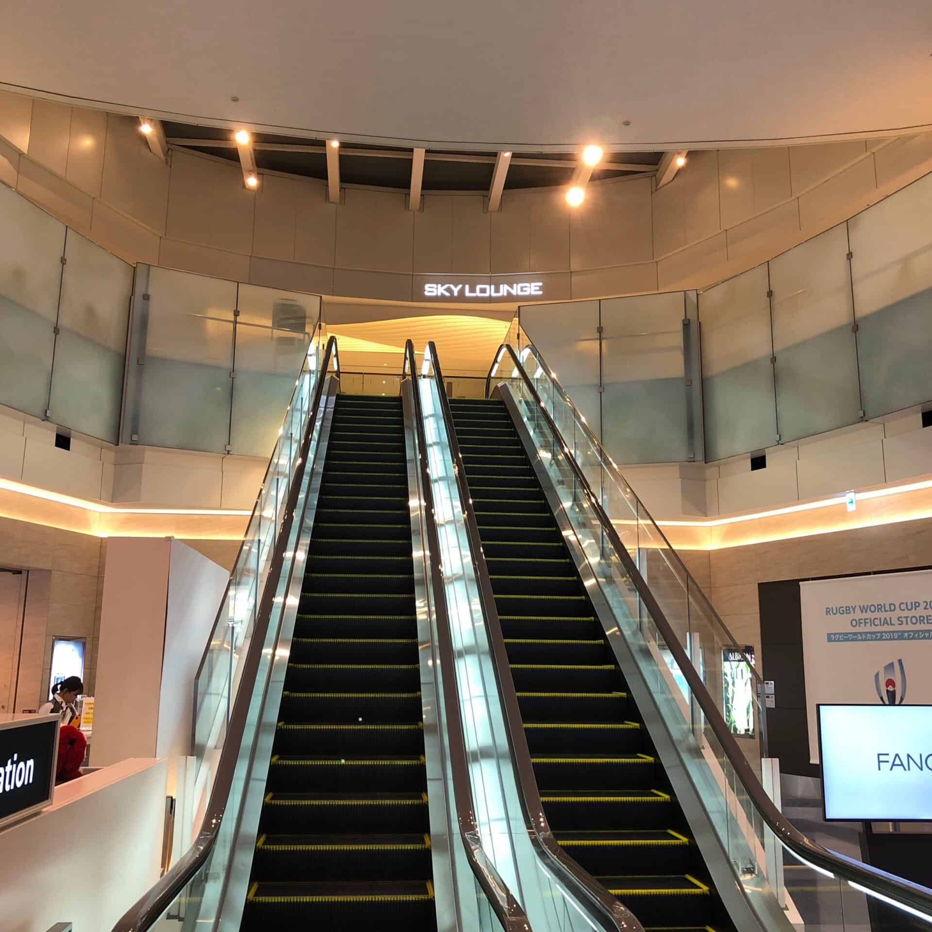 SKYラウンジの入り口