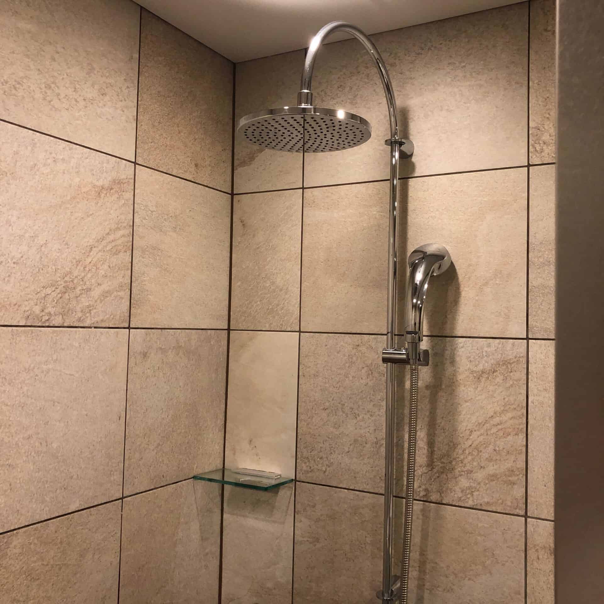 レイン型のシャワールーム