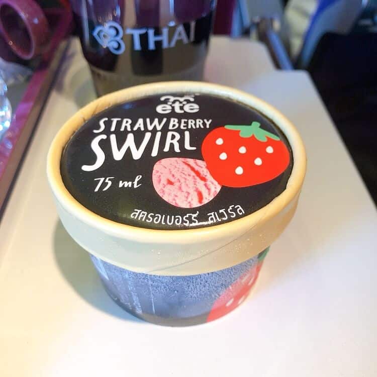 いちごのアイスクリーム