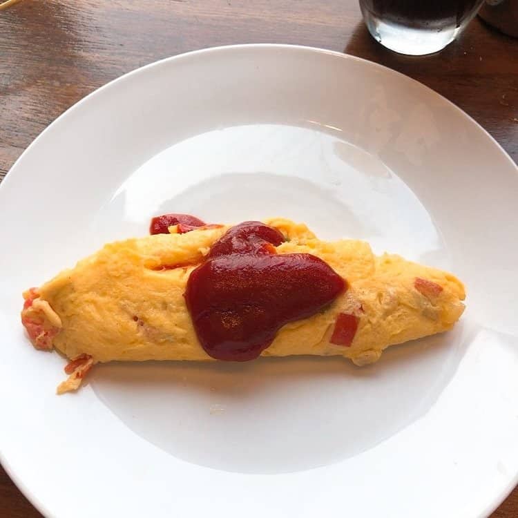 チーズ多めのオムレツ