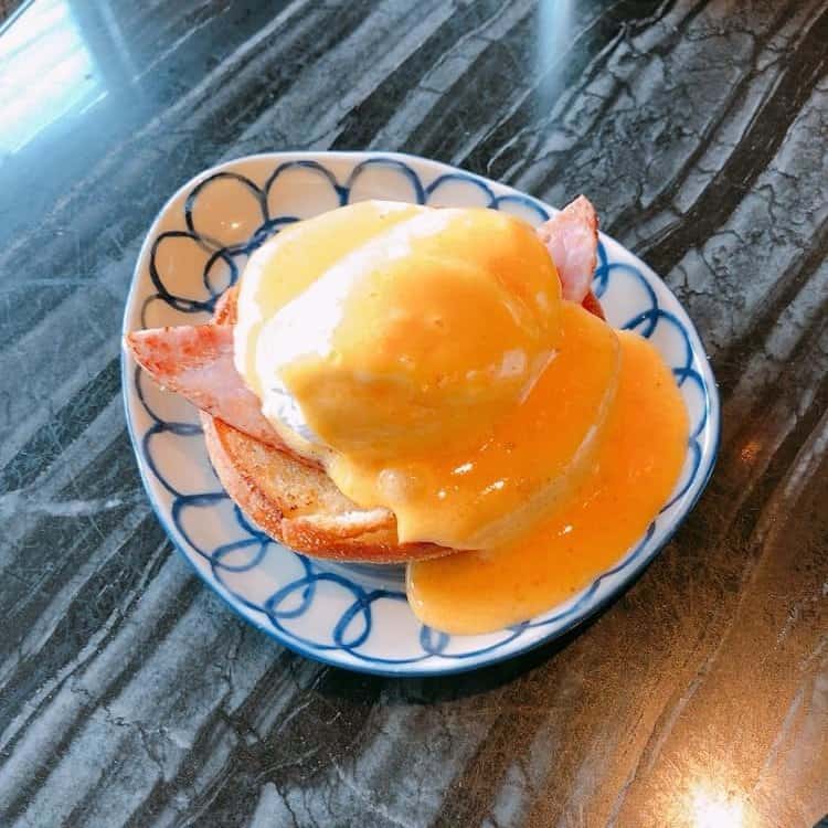 エッグベネディクト