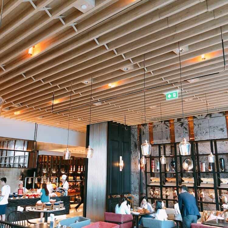 店内の内観全体