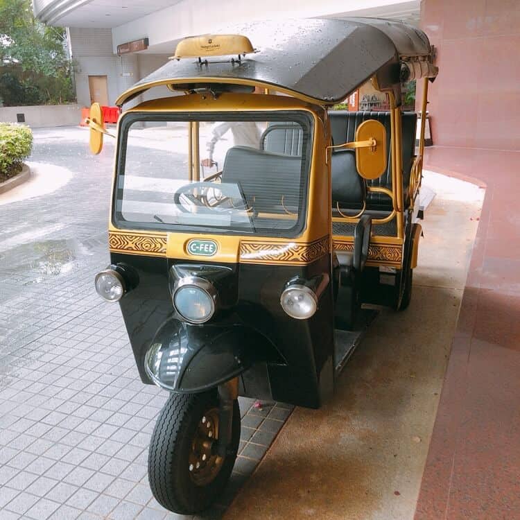ホテル専用のトゥクトゥク