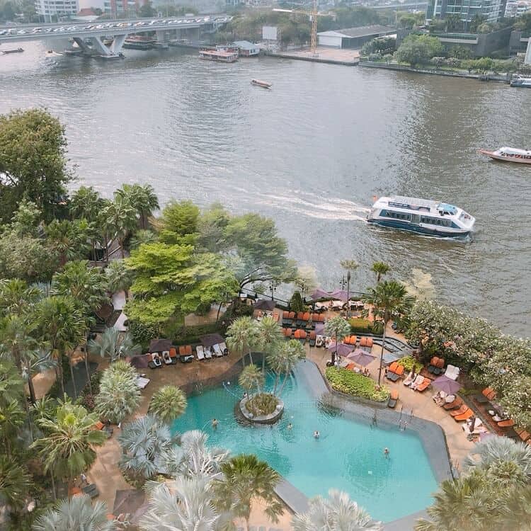 ホテルのガーデンプール