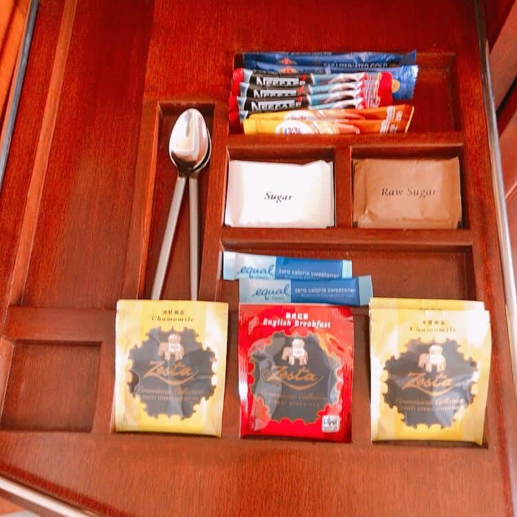 インスタントコーヒーとティーパック