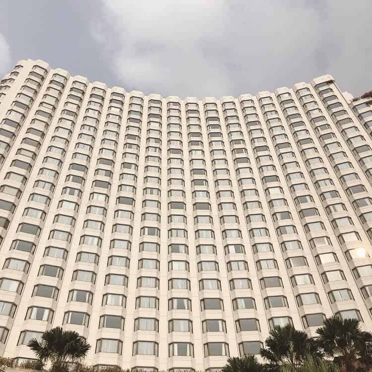 シャングリラホテル ウイング棟の外観