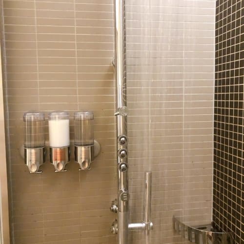 シャワールーム