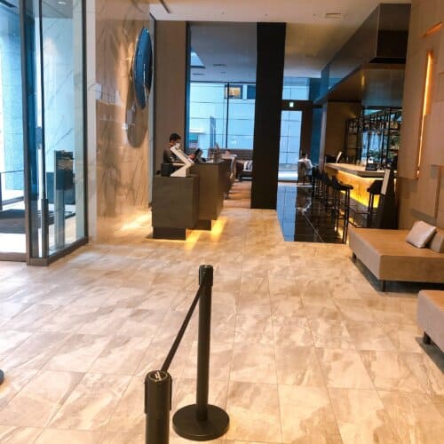 レセプション奥にあるACライブララリーやACキッチン