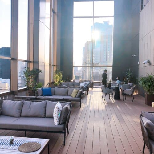 ルーフトップテラスのゆっくりくつろげる椅子やソファー