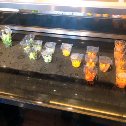 サラダコーナー