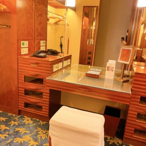 ドレッサールーム