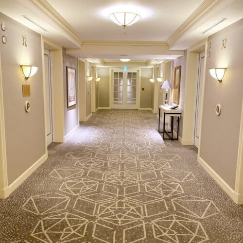 32階のエレベーターホール