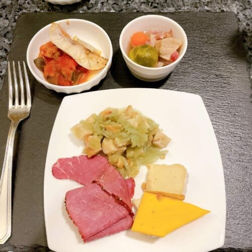 盛り付けた軽食