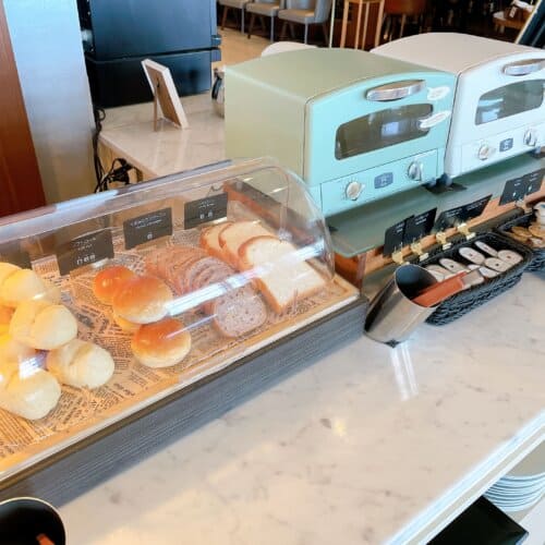 食パンやテーブルロールパン