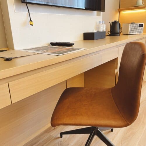 デスクワークに最適な机と椅子