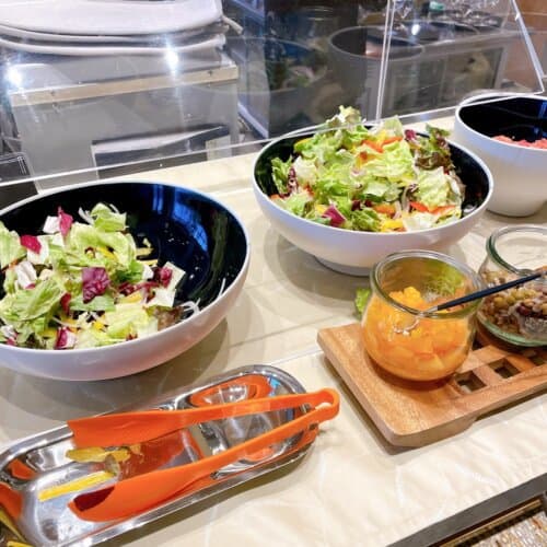 サラダコーナー