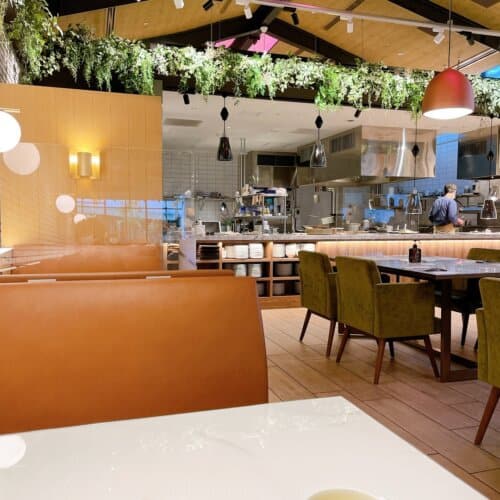 オープンキッチンの様子