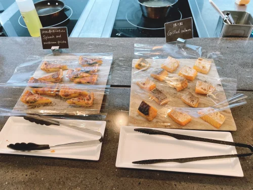 焼き魚に野菜のキッシュ