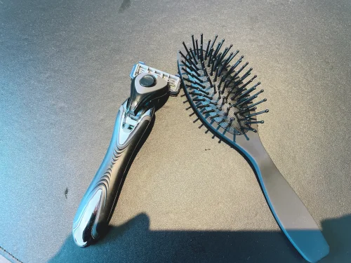 カミソリやコーム