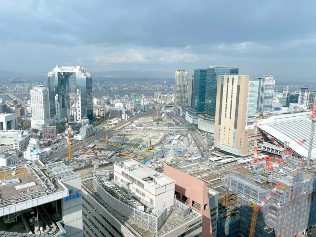 お部屋から眺める大阪駅方面の景色