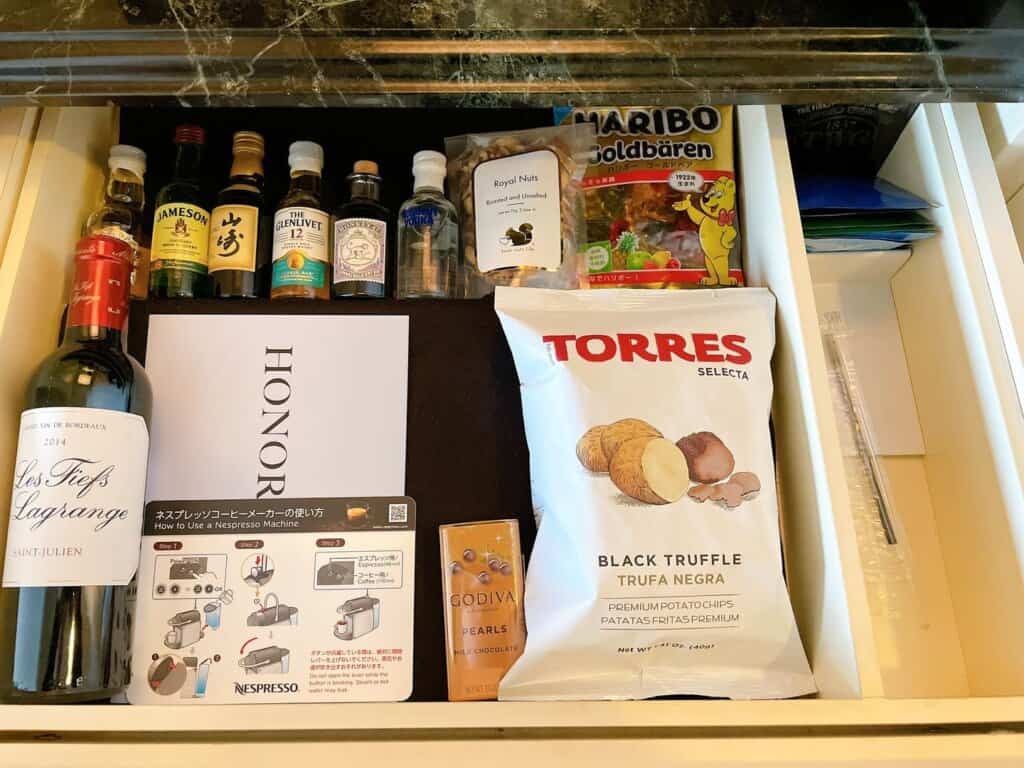 有料のアルコールやスナック類