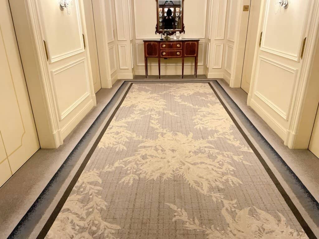 お部屋に続く廊下