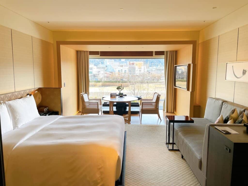 グランドデラックス鴨川ビュールームお部屋全体の様子