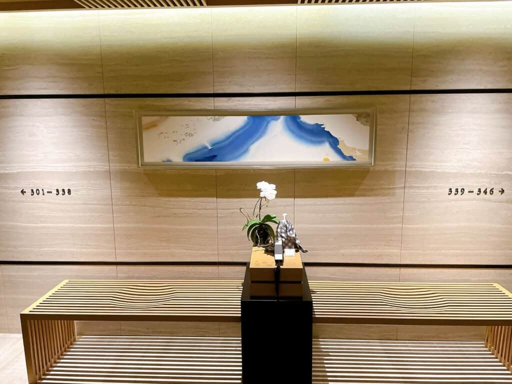 ホテル3階のエレベーターホール