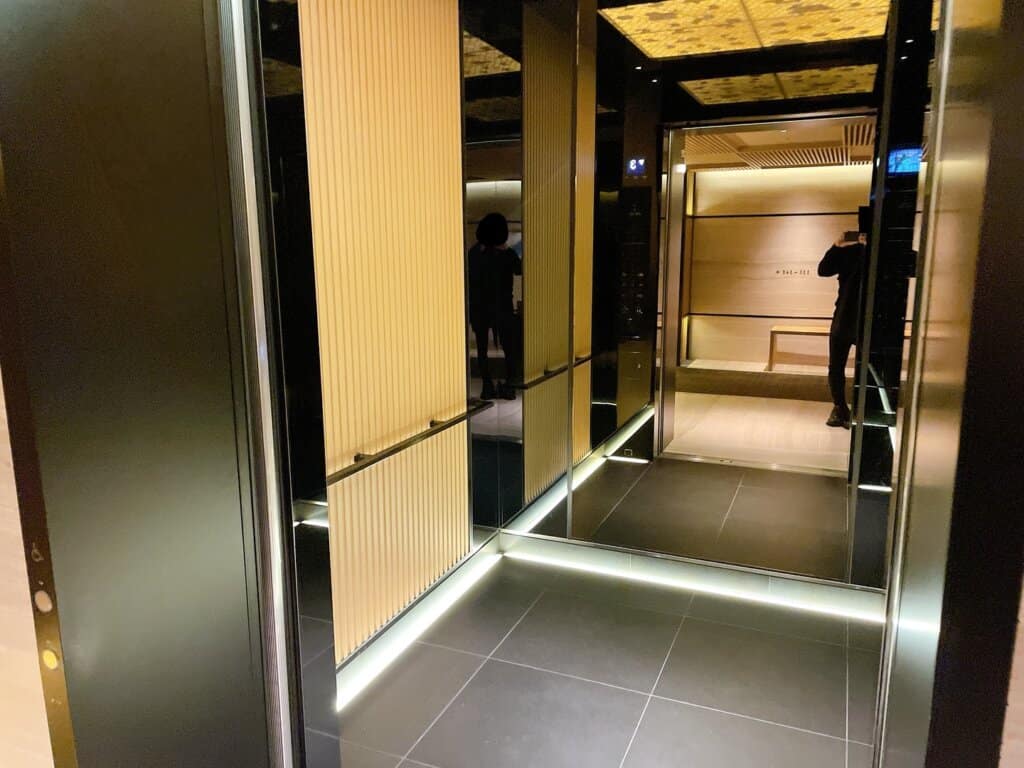 エレベーターの中の様子