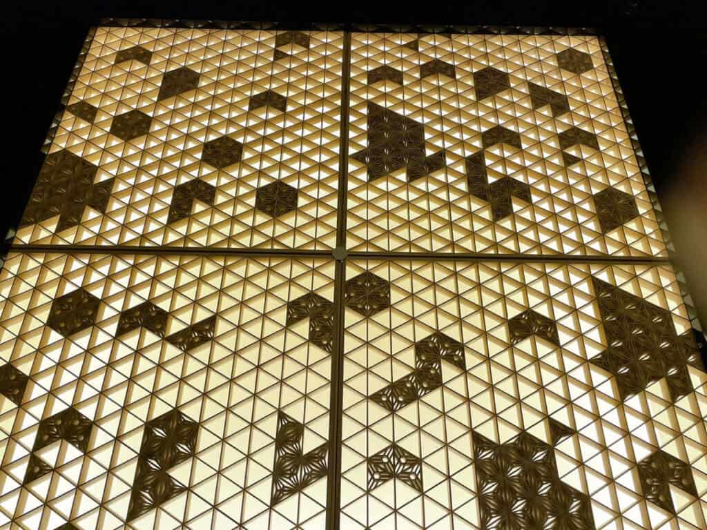 エレベーター天井の堀細工