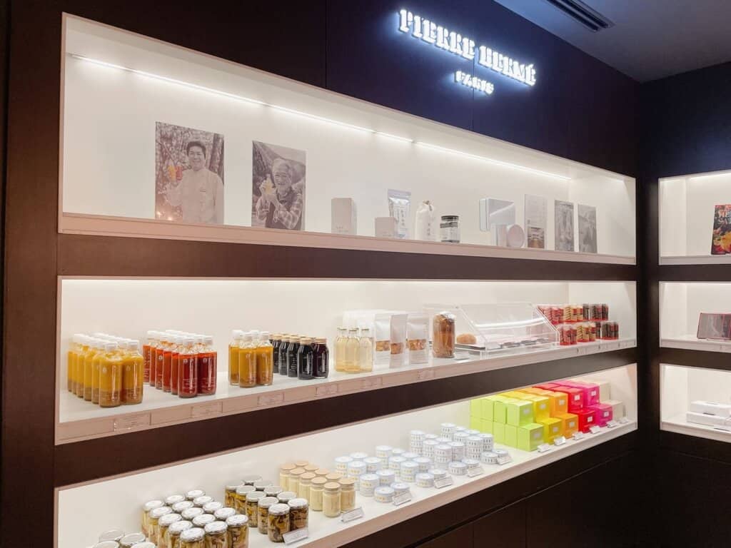 ピエール・エルメ・パリのブティックの様子