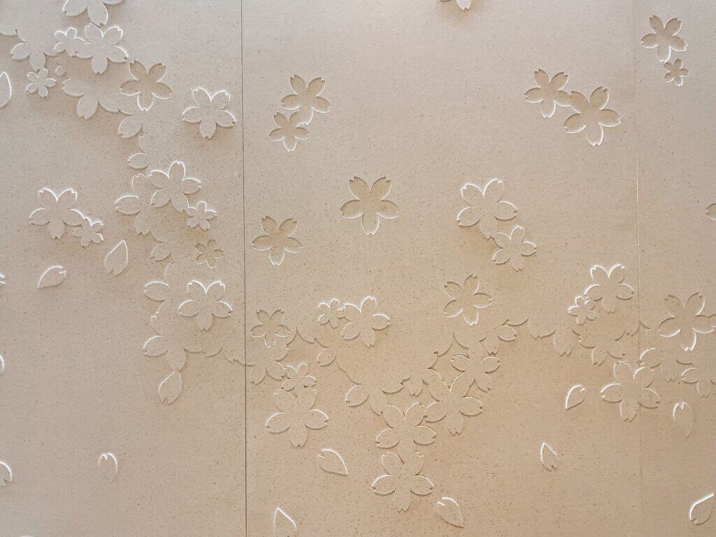 桜の模様をあしらったバスルームデザイン