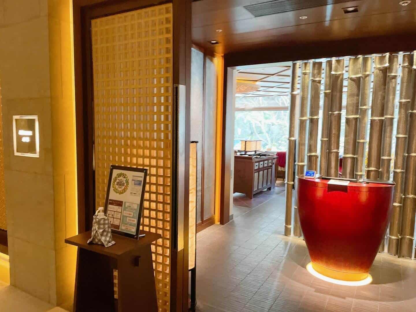 レストラン入り口