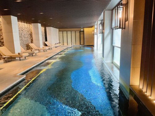 プールのタイル