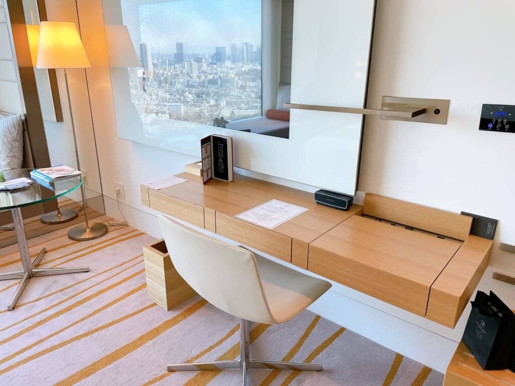 ワーキングデスク