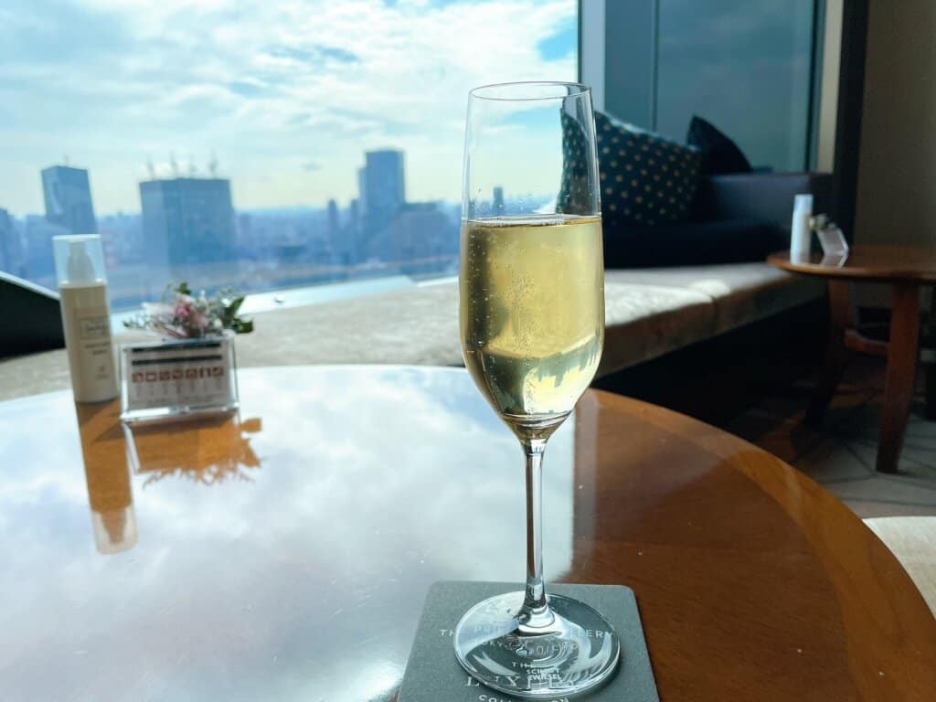 クラブラウンジでいただいたシャンパン