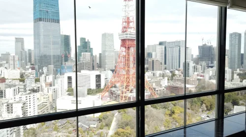 ウェイティングスペースから眺める東京タワー