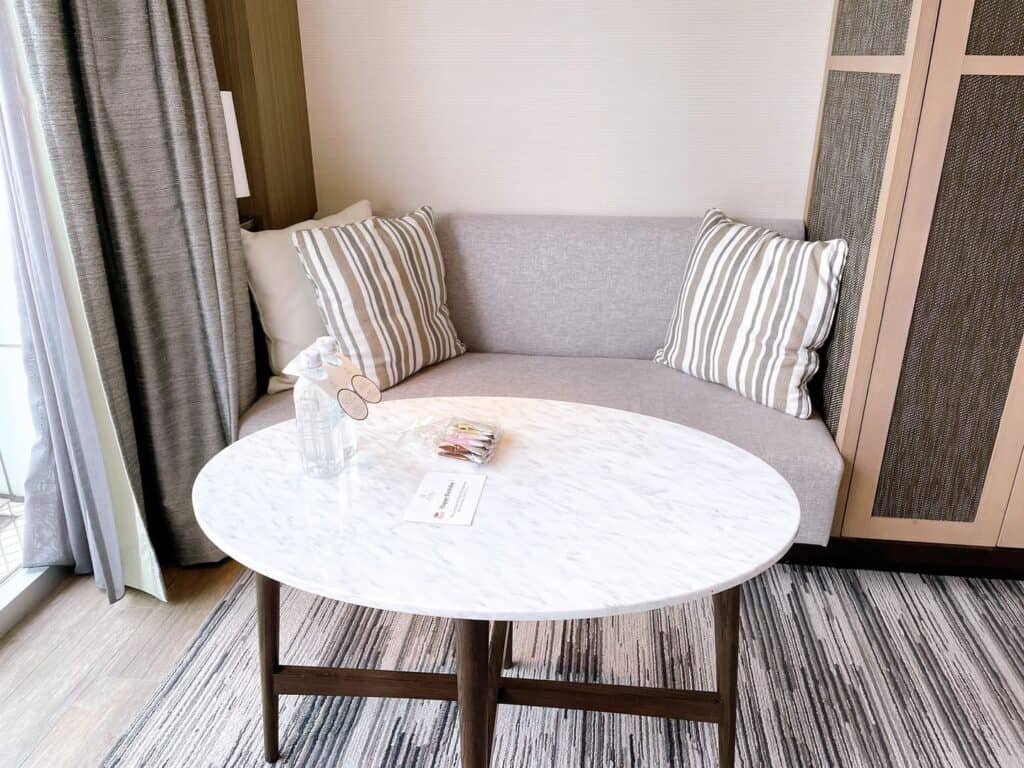 2人掛け用のソファ